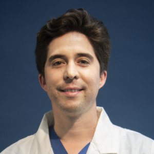 Dr. Aarón Andahur Troncoso