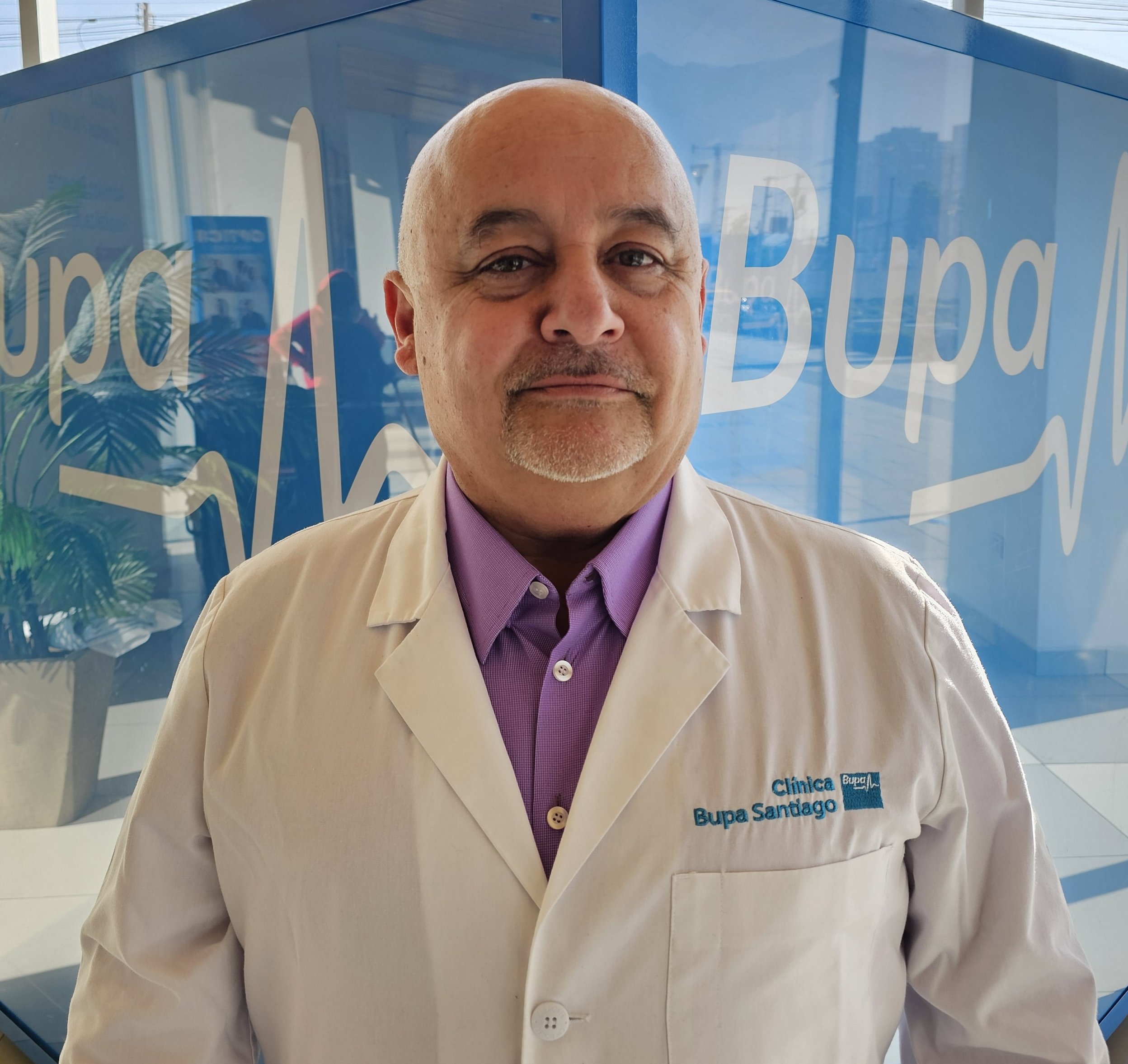 DR. ROLANDO SANTELICES MORALES