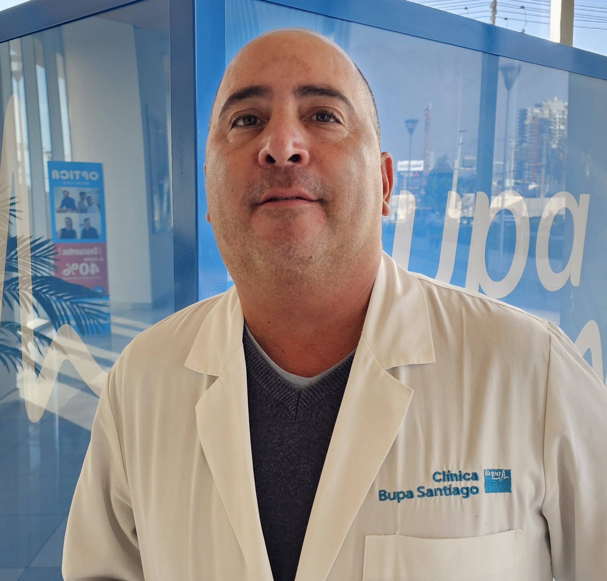  
  DR. HERNÁN OYARZÚN ROMAN
