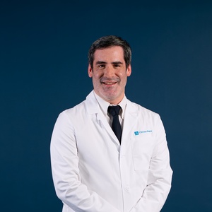 Dr. Sebastián Oporto Uribe
