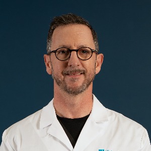 Dr. Martín Cubelli Garrido